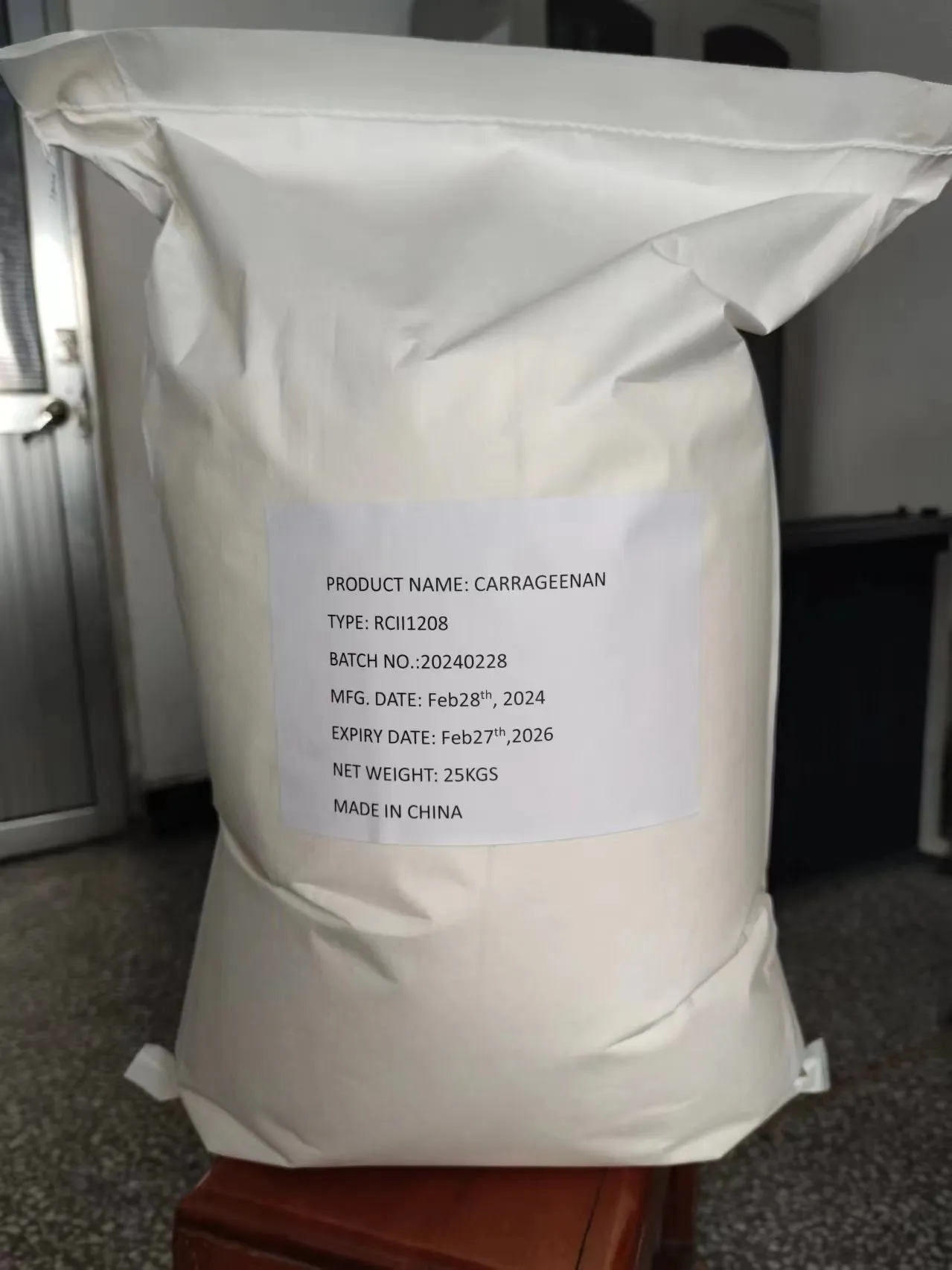 Food-grade Carrageenan E407 with minimum 1200 g/cm² gel strength in a 25 kg export bag