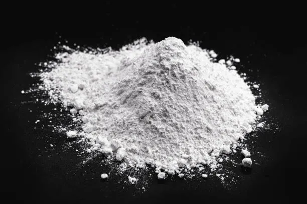 Magnesium Oxide 96% white powder for bulk mineral ingredient supply.