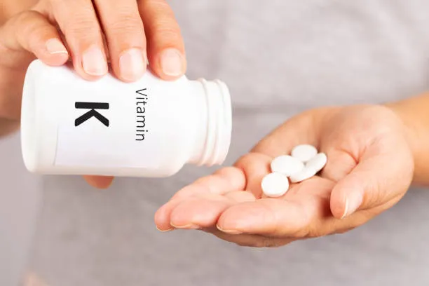 Vitamin K2 molecular graphic for Menaquinone-7 MK-7 ingredient applications.